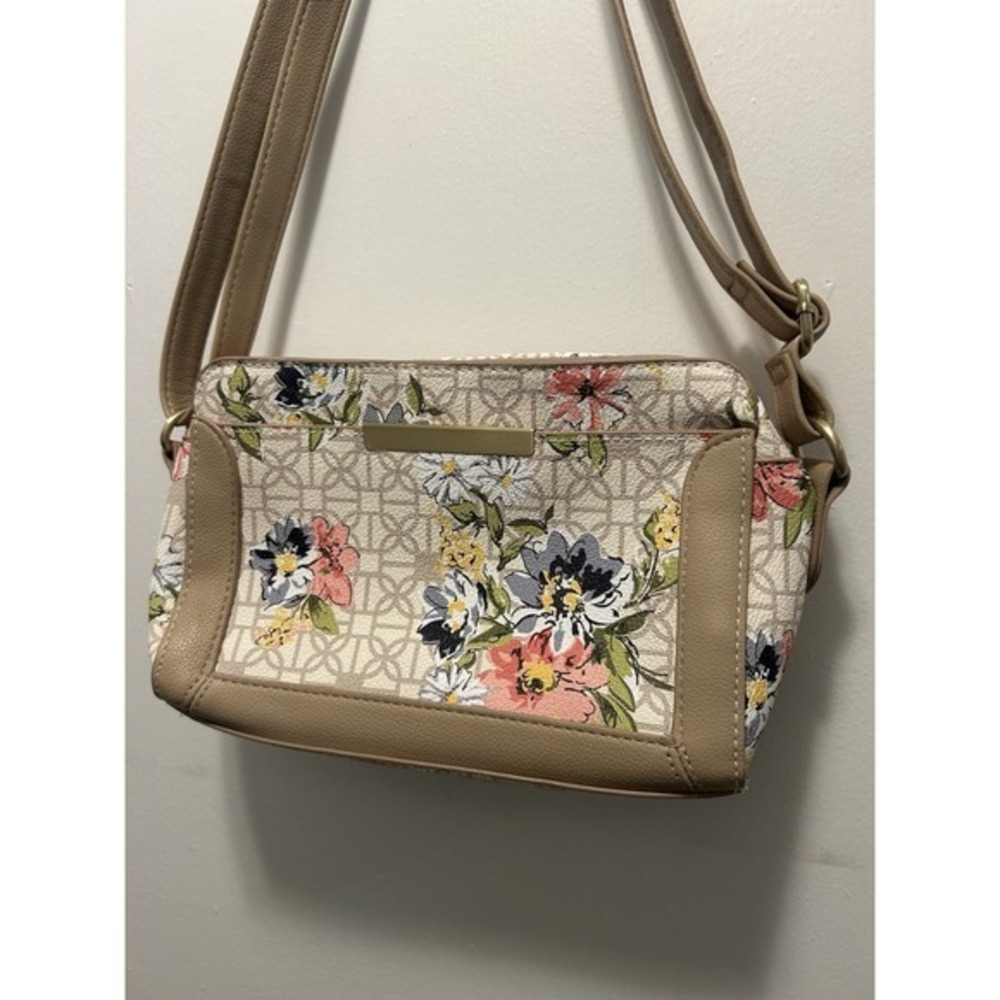 Time & Tru Floral Purse Vegan‎ Leather Floral Design